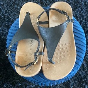 Vionic Sandals size 7.5